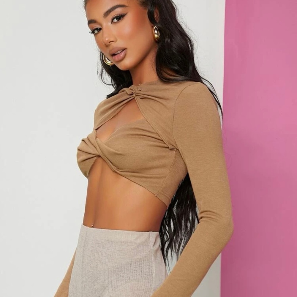 SHEIN Twist Cut Out Front Crop Top - Picture 3 of 5